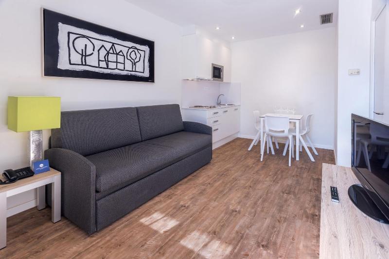 Apartamentos Playa De Castelldefels - Oda