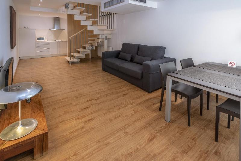 Apartamentos Playa De Castelldefels - Oda