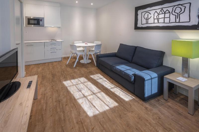 Apartamentos Playa De Castelldefels - Oda