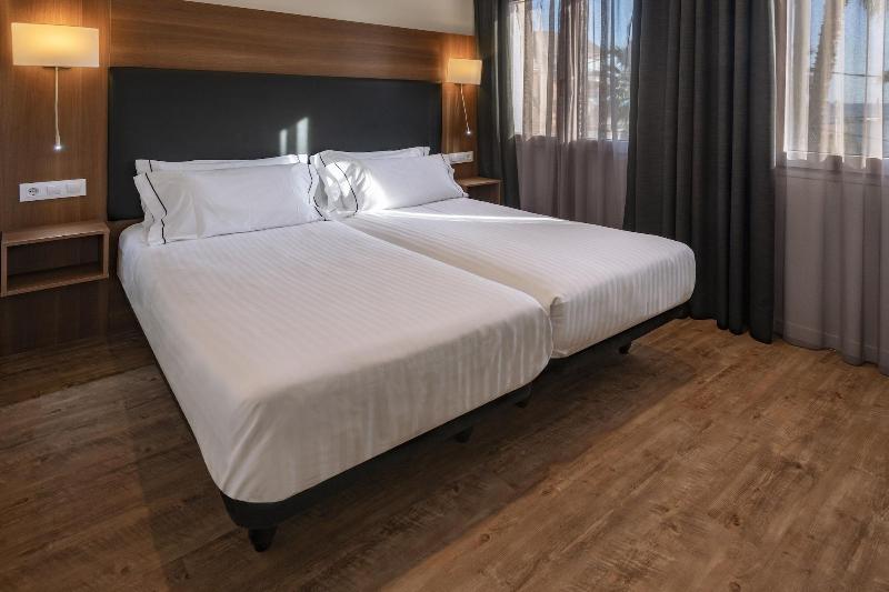 Apartamentos Playa De Castelldefels - Oda