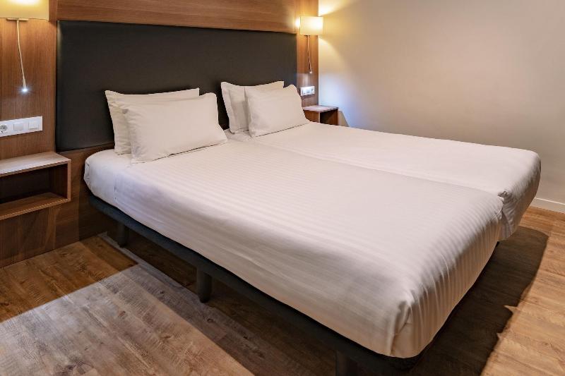 Apartamentos Playa De Castelldefels - Oda
