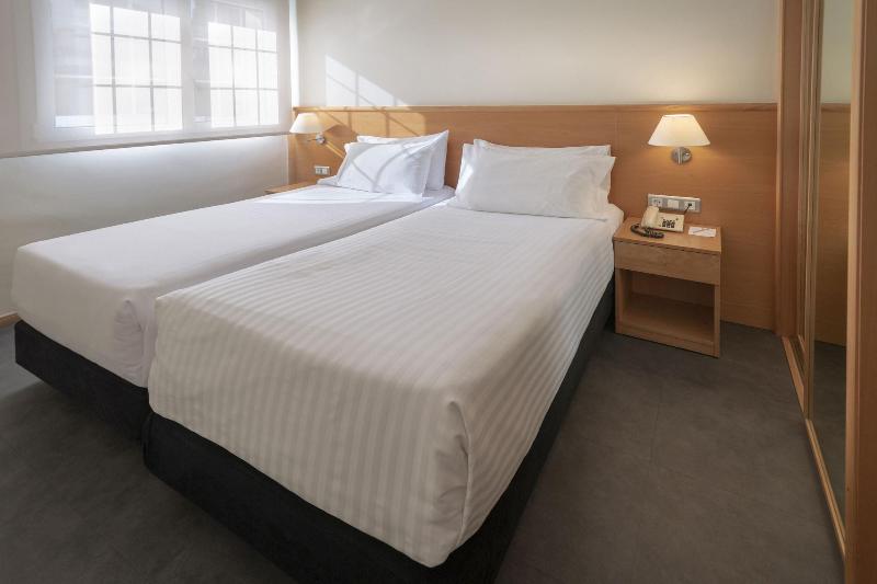 Apartamentos Playa De Castelldefels - Oda