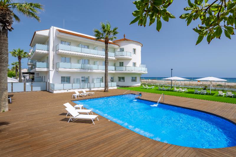 Apartamentos Playa De Castelldefels - Havuz