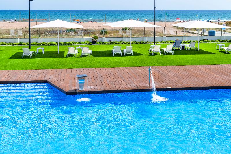 Apartamentos Playa De Castelldefels - Havuz