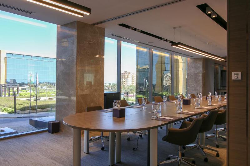 Views Hotel & Residences - Toplantı