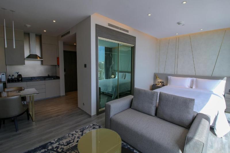 Views Hotel & Residences - Oda