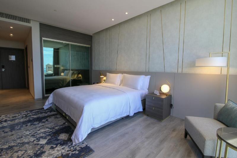 Views Hotel & Residences - Oda