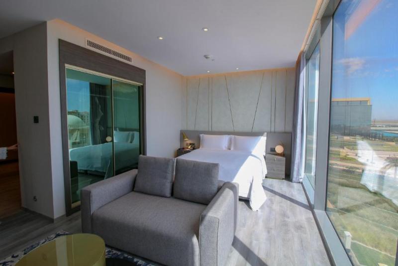 Views Hotel & Residences - Oda
