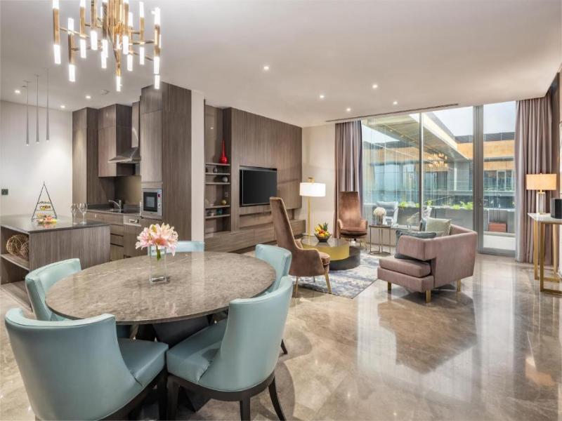 Views Hotel & Residences - Oda