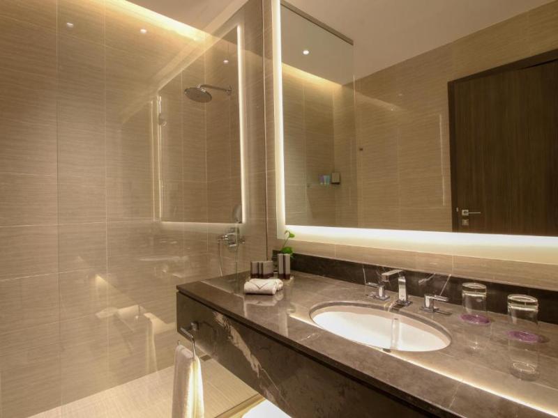 Views Hotel & Residences - Oda