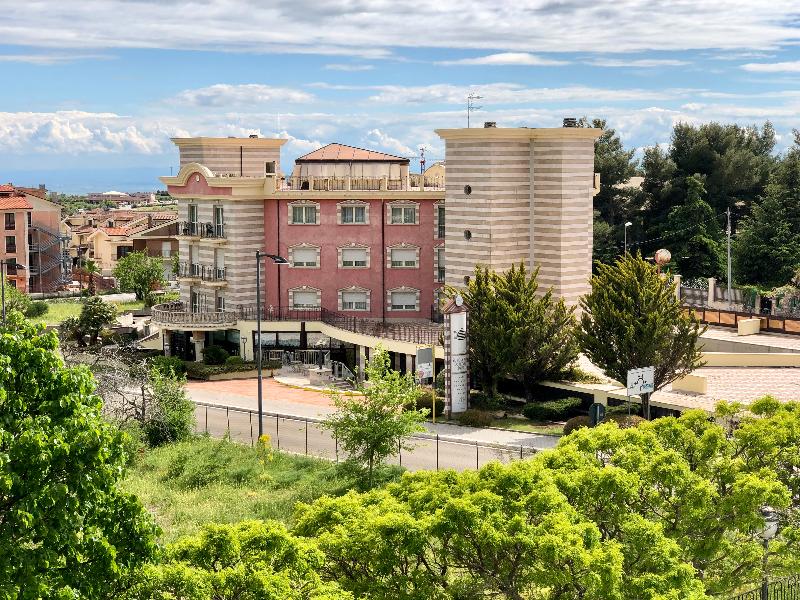San Giovanni Rotondo Palace - Genel