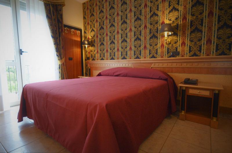 San Giovanni Rotondo Palace - Oda