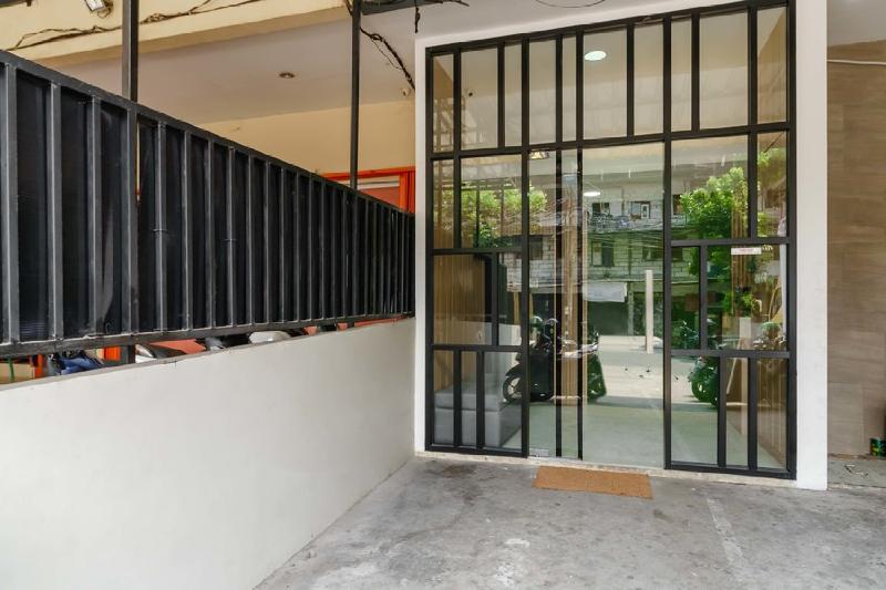 RedDoorz @ Mangga Besar 2 - Lobi