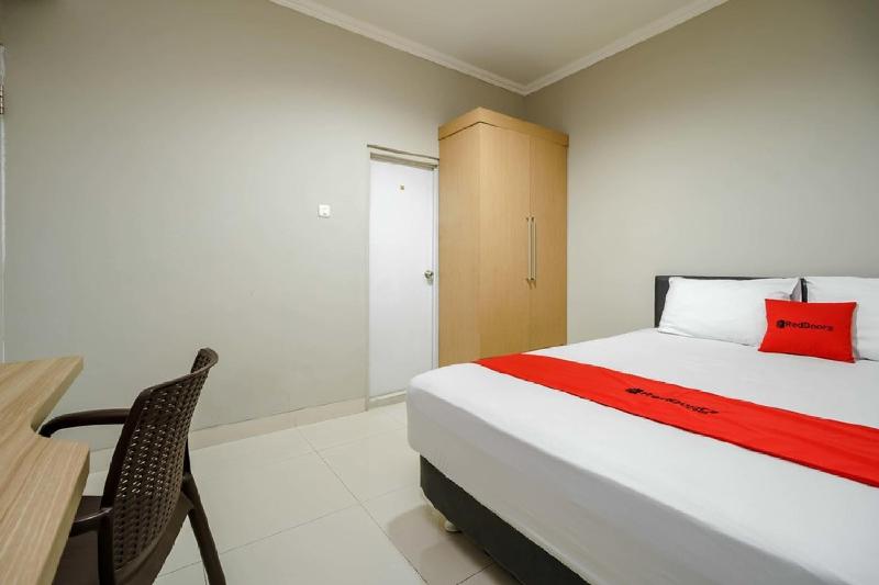RedDoorz @ Mangga Besar 2 - Oda