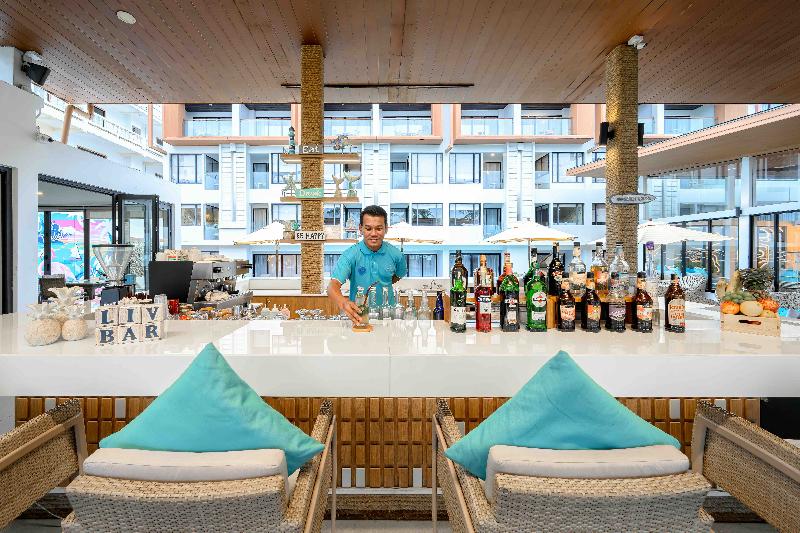LIV Hotel Phuket Patong Beachfront - Bar
