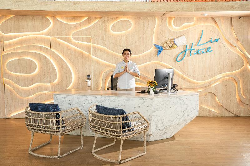 LIV Hotel Phuket Patong Beachfront - Lobi