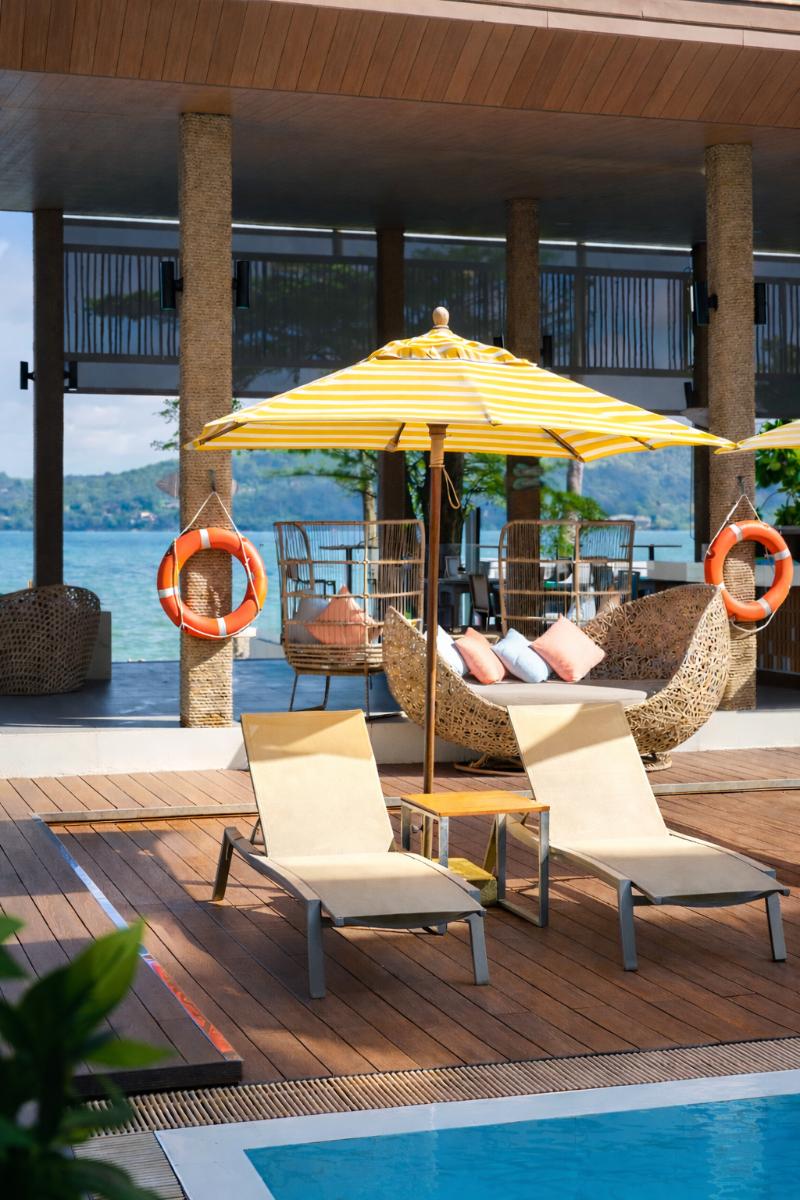 LIV Hotel Phuket Patong Beachfront - Havuz