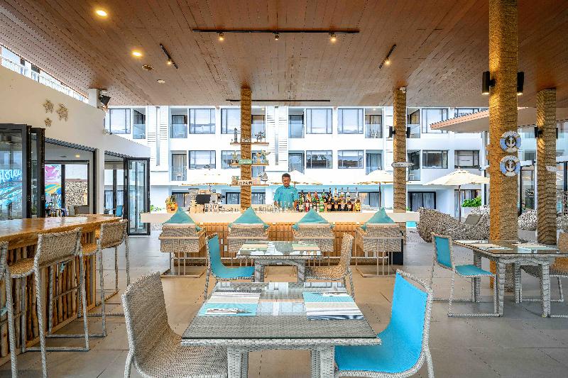 LIV Hotel Phuket Patong Beachfront - Restoran