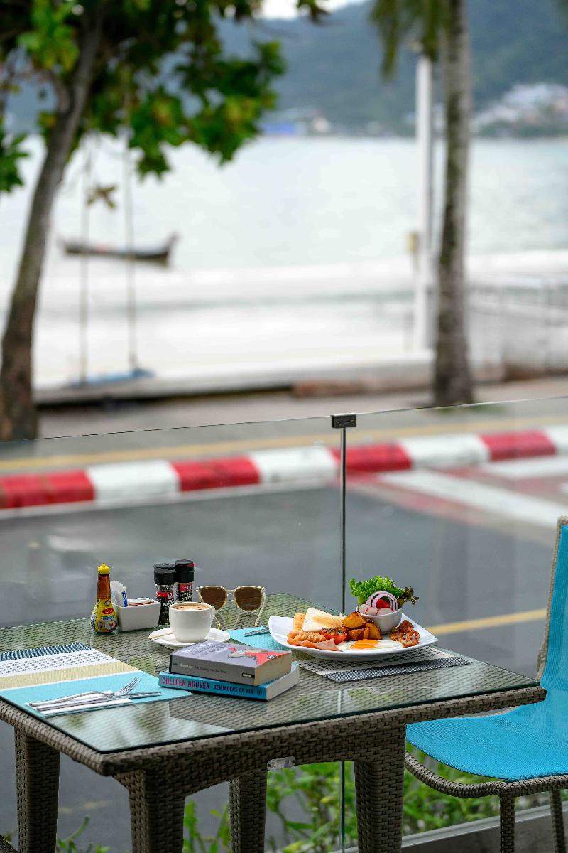 LIV Hotel Phuket Patong Beachfront - Restoran