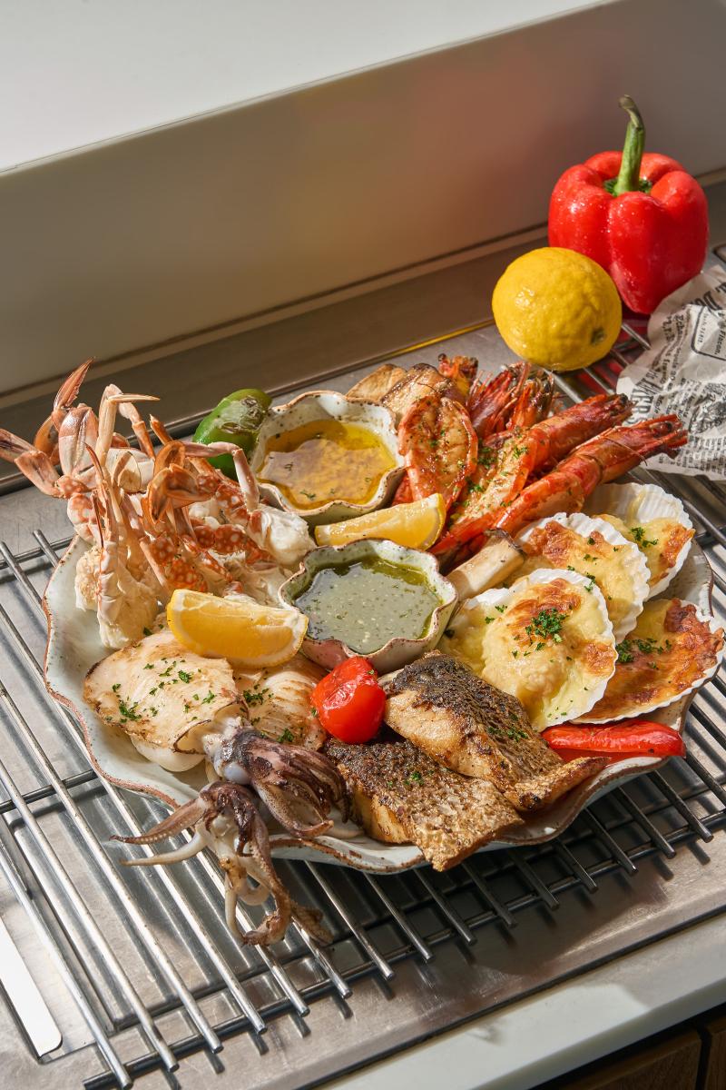 LIV Hotel Phuket Patong Beachfront - Restoran