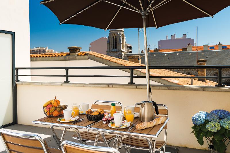 Lagrange Vacances Les Patios Eugénie - Genel