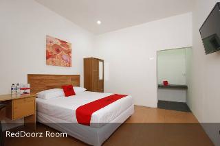 RedDoorz Plus near Plaza Indonesia otel fotoğrafı