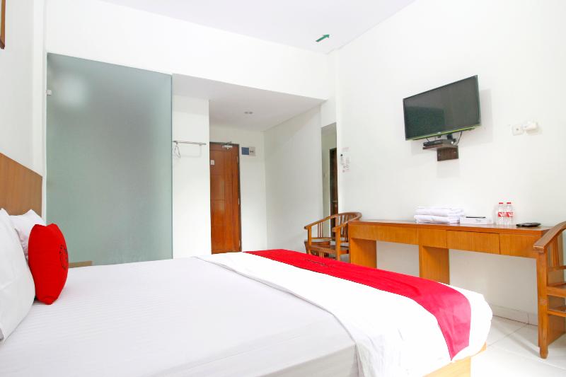 RedDoorz @ Turangga Sari - Oda