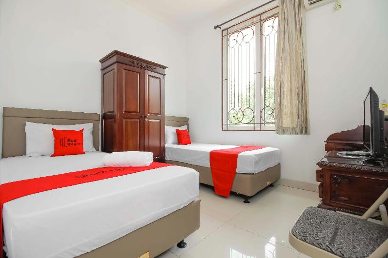 RedDoorz @ Permata Sari Karawaci - Oda