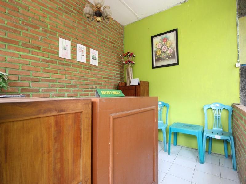 RedDoorz @ Jalan Parangtritis - Lobi