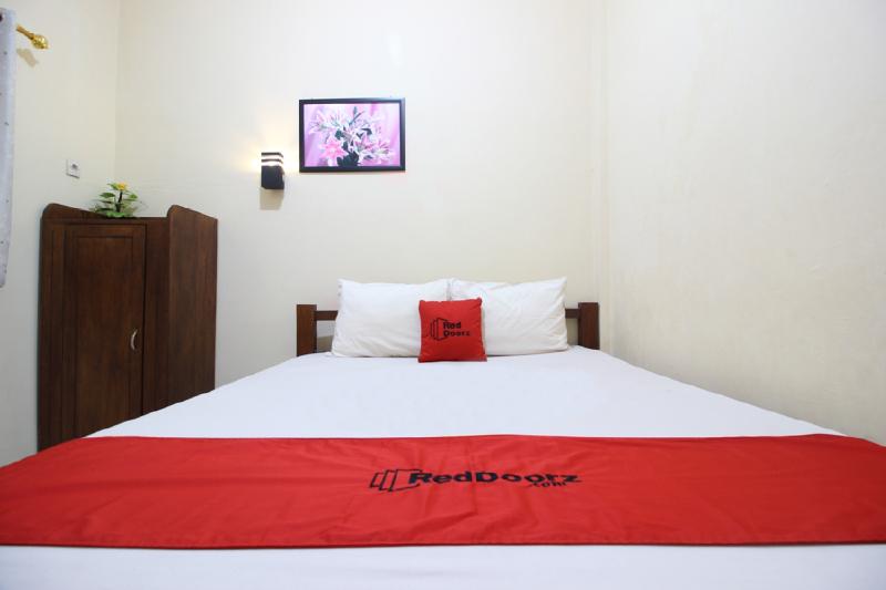 RedDoorz @ Jalan Parangtritis - Oda