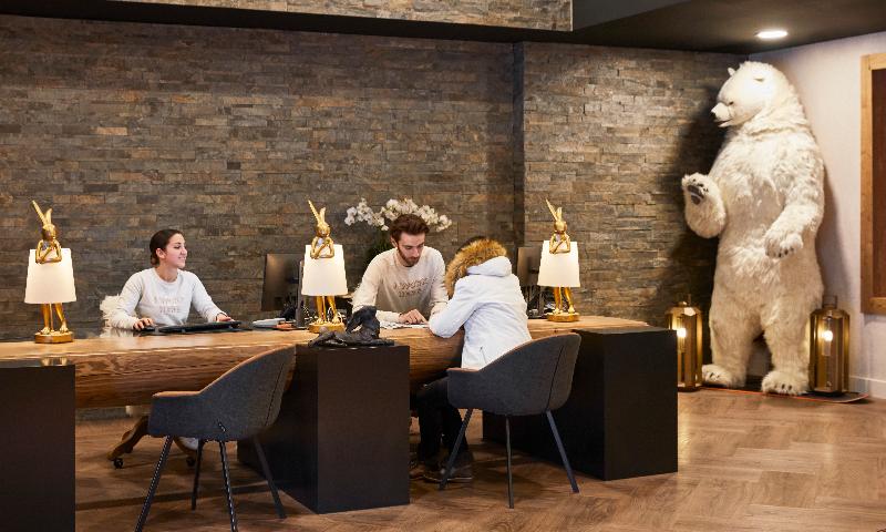 Ecrin Blanc Courchevel Resort - Lobi
