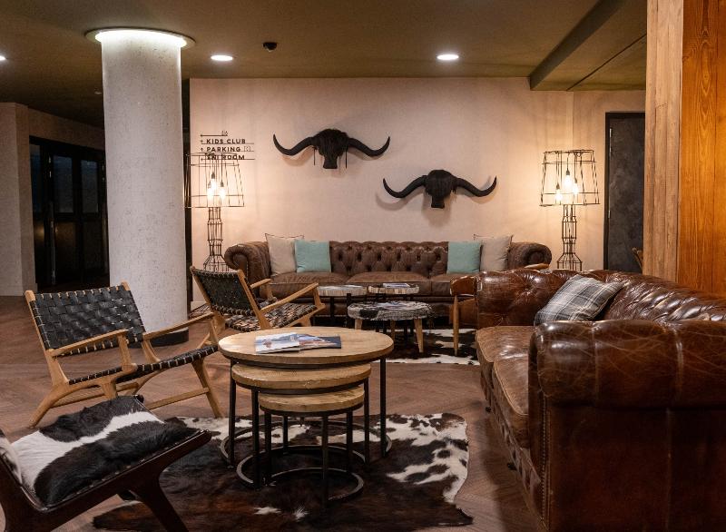 Ecrin Blanc Courchevel Resort - Lobi