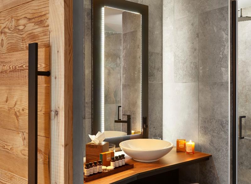 Ecrin Blanc Courchevel Resort - Oda