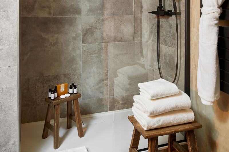 Ecrin Blanc Courchevel Resort - Oda