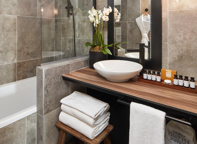Ecrin Blanc Courchevel Resort - Oda