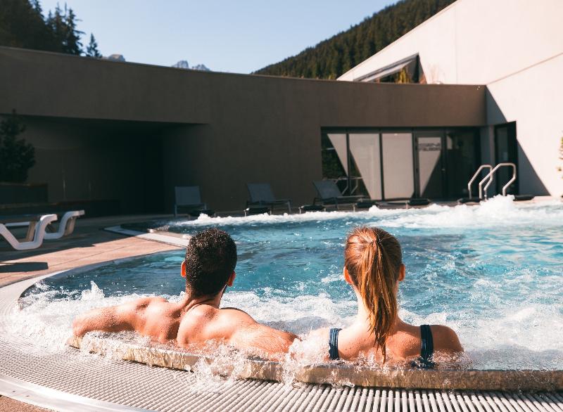 Ecrin Blanc Courchevel Resort - Havuz