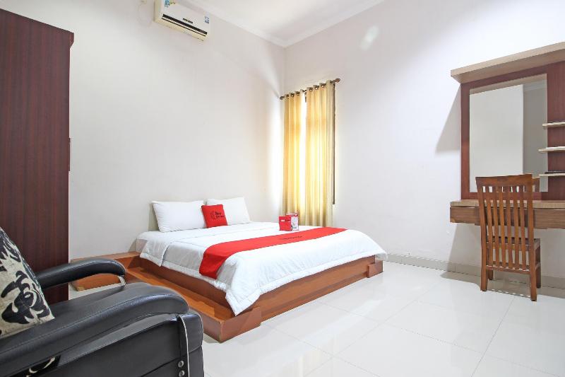 RedDoorz near Hartono Mall 3 - Oda