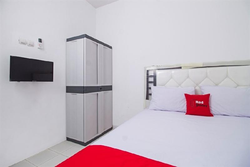 RedDoorz near STAN - Genel