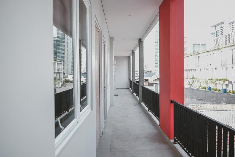 RedDoorz Plus @ Karet Pedurenan 3 - Lobi