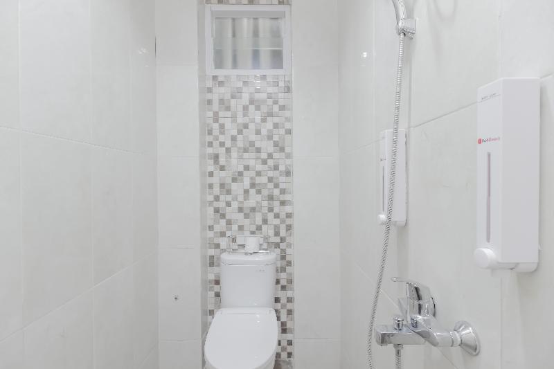 RedDoorz Plus @ Thamrin - Oda