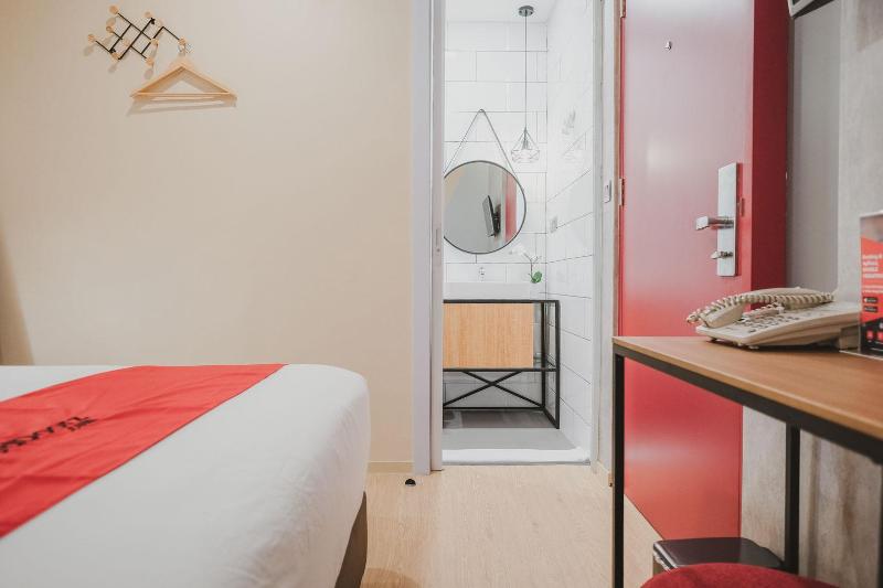 RedDoorz Plus @ Thamrin - Oda