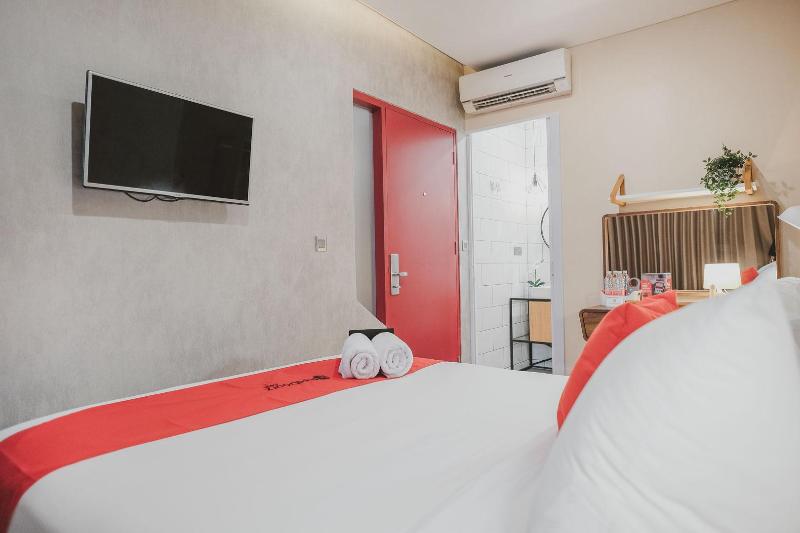 RedDoorz Plus @ Thamrin - Oda