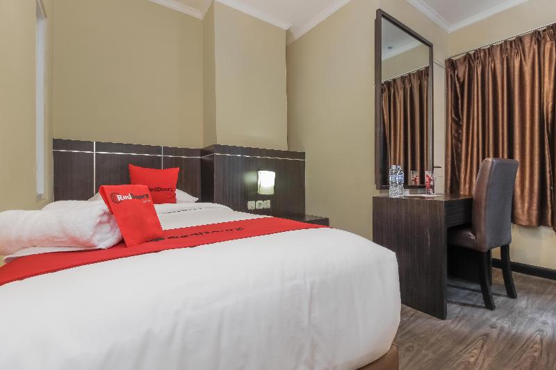 RedDoorz Plus @ Thamrin - Oda