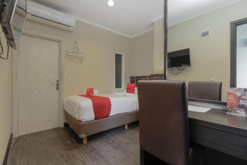 RedDoorz Plus @ Thamrin - Oda