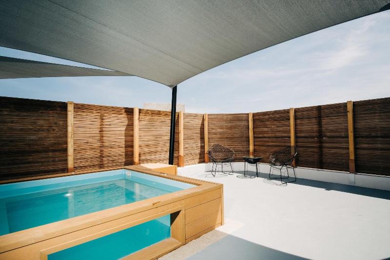 Mesanto Luxury Suites - Oda