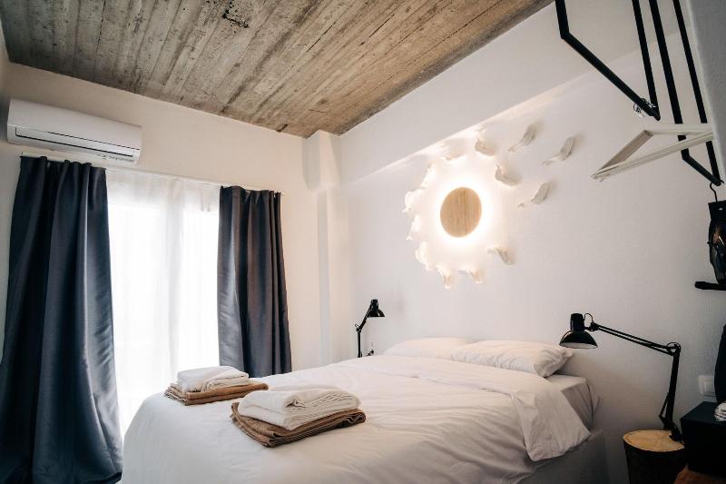Mesanto Luxury Suites - Oda