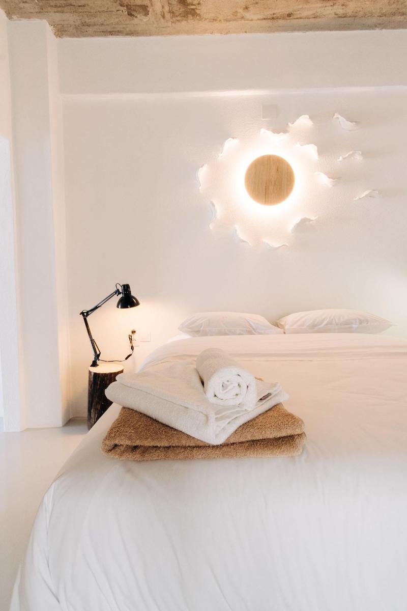 Mesanto Luxury Suites - Oda