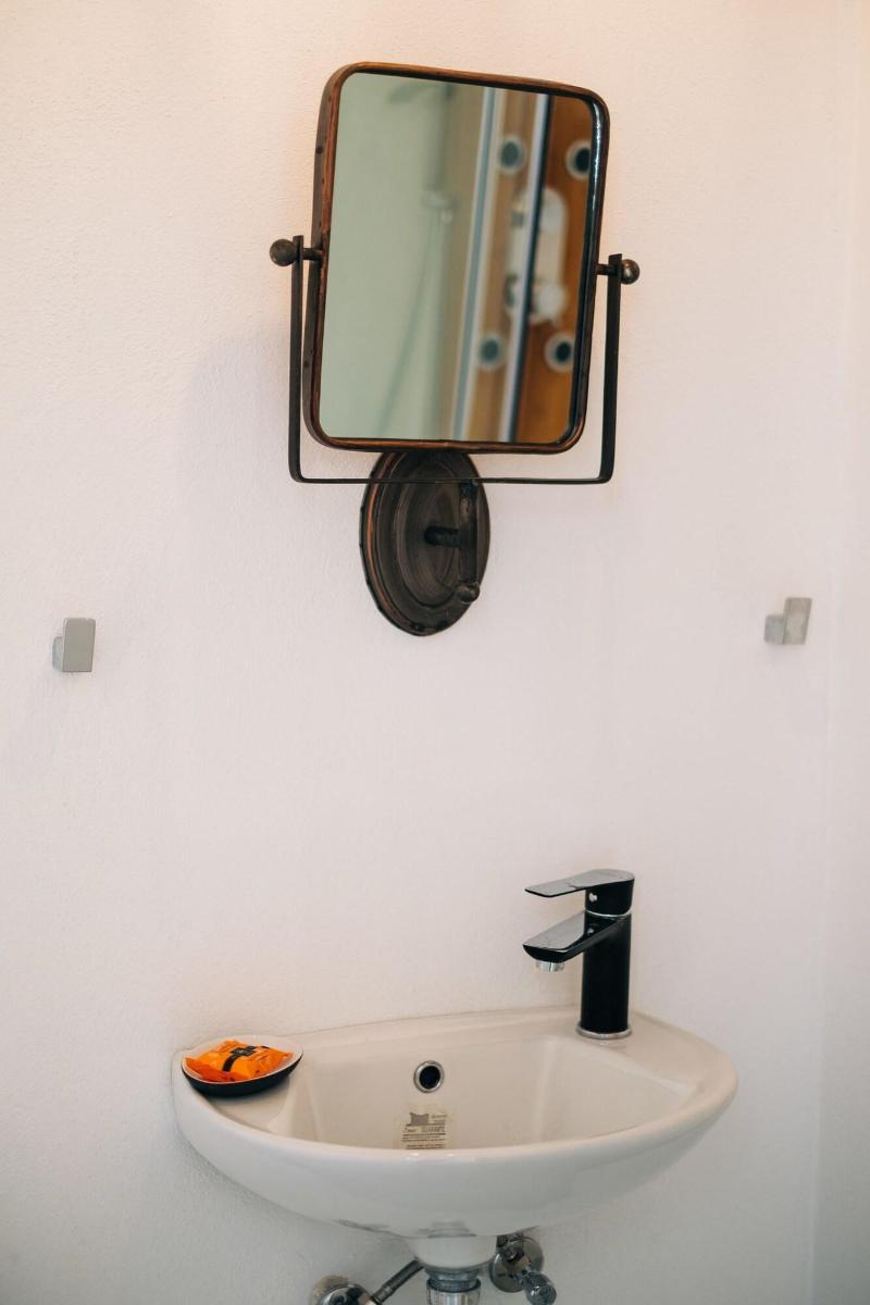 Mesanto Luxury Suites - Oda