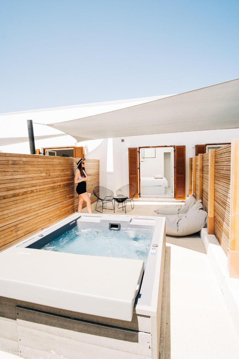 Mesanto Luxury Suites - Oda