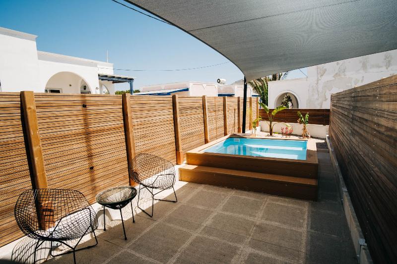 Mesanto Luxury Suites - Oda